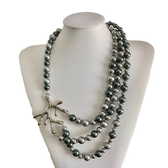 Jewelry - Grey Pearls Necklace